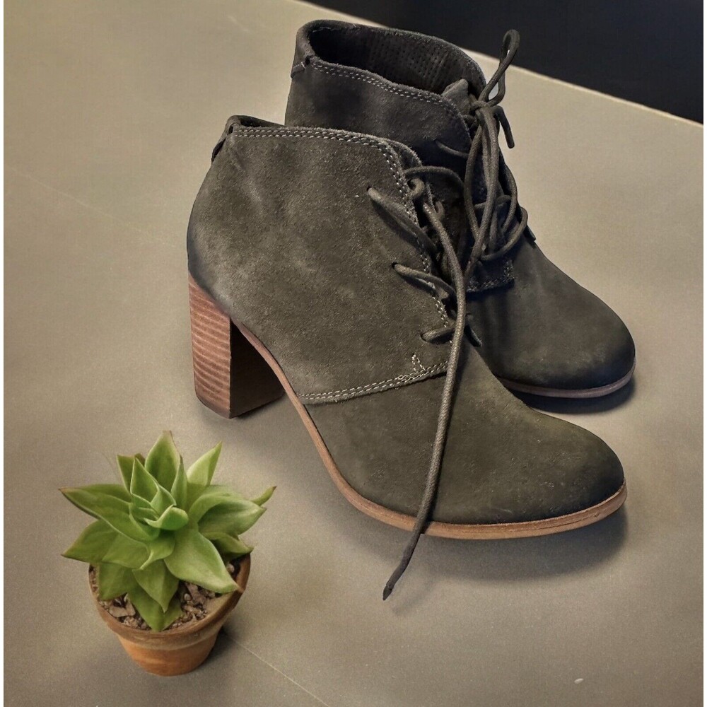 TOMS Lunata Green Tan Suede Lace Up Ankle Boot Bootie Block Heel Womens Size 7